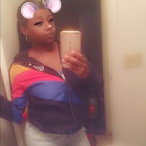 Meet your Posher, Kenaicesa